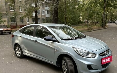 Hyundai Solaris II рестайлинг, 2011 год, 890 000 рублей, 3 фотография