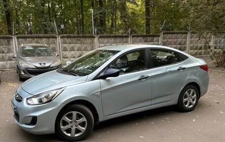 Hyundai Solaris II рестайлинг, 2011 год, 890 000 рублей, 10 фотография