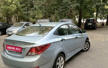 Hyundai Solaris II рестайлинг, 2011 год, 890 000 рублей, 7 фотография