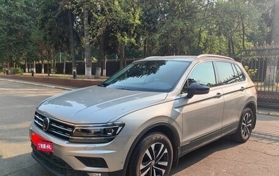 Volkswagen Tiguan II, 2019 год, 2 800 000 рублей, 1 фотография