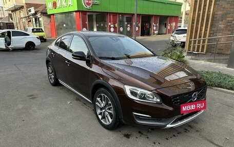 Volvo S60 Cross Country, 2015 год, 2 400 000 рублей, 3 фотография