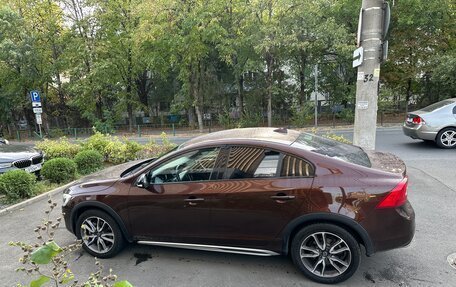 Volvo S60 Cross Country, 2015 год, 2 400 000 рублей, 8 фотография