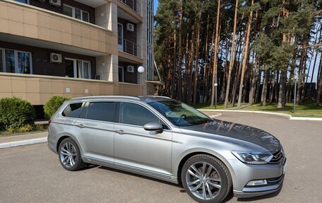 Volkswagen Passat B8 рестайлинг, 2016 год, 2 350 000 рублей, 30 фотография