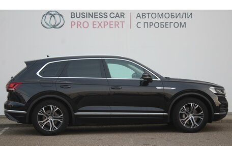 Volkswagen Touareg III, 2020 год, 5 800 000 рублей, 5 фотография