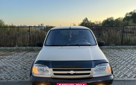 Chevrolet Niva I рестайлинг, 2004 год, 235 000 рублей, 2 фотография