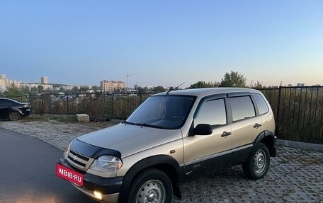 Chevrolet Niva I рестайлинг, 2004 год, 235 000 рублей, 3 фотография