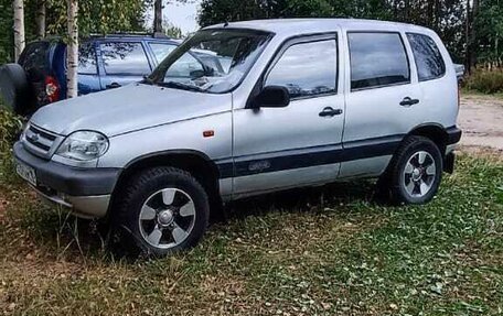 Chevrolet Niva I рестайлинг, 2004 год, 300 000 рублей, 3 фотография