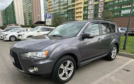 Mitsubishi Outlander III рестайлинг 3, 2011 год, 1 150 000 рублей, 2 фотография