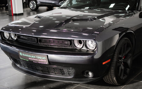 Dodge Challenger III рестайлинг 2, 2019 год, 3 400 000 рублей, 3 фотография