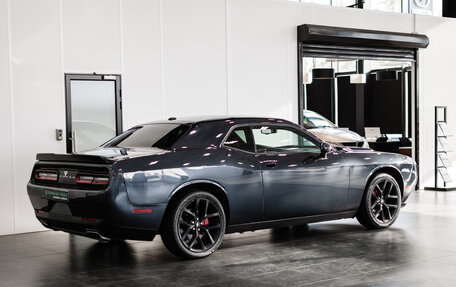 Dodge Challenger III рестайлинг 2, 2019 год, 3 400 000 рублей, 7 фотография