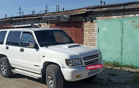 Isuzu Bighorn II, 2000 год, 900 000 рублей, 3 фотография