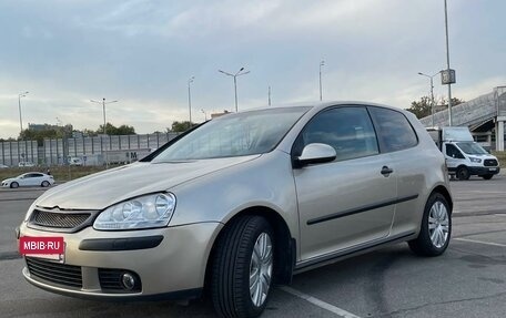 Volkswagen Golf V, 2004 год, 520 000 рублей, 3 фотография