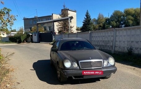 Mercedes-Benz E-Класс, 1996 год, 270 000 рублей, 2 фотография