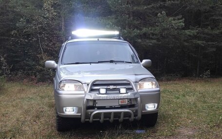 Chevrolet Niva I рестайлинг, 2003 год, 425 000 рублей, 2 фотография