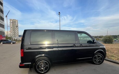 Volkswagen Caravelle T6 рестайлинг, 2020 год, 8 000 000 рублей, 1 фотография