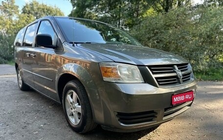 Dodge Caravan V, 2010 год, 1 280 000 рублей, 1 фотография