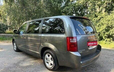 Dodge Caravan V, 2010 год, 1 280 000 рублей, 34 фотография