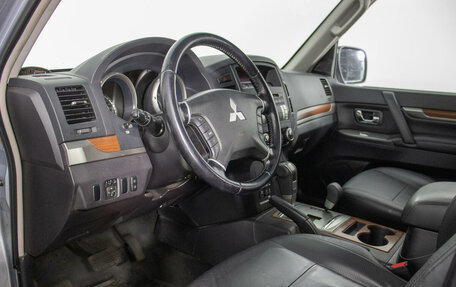 Mitsubishi Pajero IV, 2008 год, 2 550 000 рублей, 10 фотография