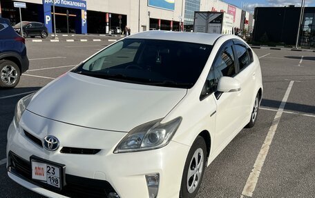 Toyota Prius, 2012 год, 1 300 000 рублей, 2 фотография