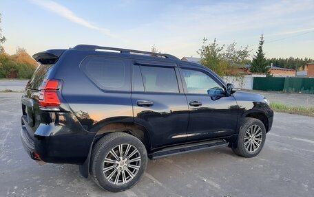 Toyota Land Cruiser Prado 150 рестайлинг 2, 2018 год, 3 950 000 рублей, 6 фотография