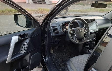 Toyota Land Cruiser Prado 150 рестайлинг 2, 2018 год, 3 950 000 рублей, 8 фотография