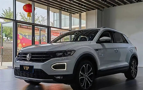 Volkswagen T-Roc I, 2021 год, 1 680 000 рублей, 2 фотография