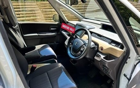 Honda Freed II, 2017 год, 1 256 000 рублей, 8 фотография