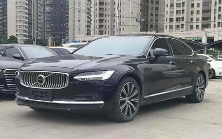 Volvo S90 II рестайлинг, 2021 год, 3 700 000 рублей, 2 фотография