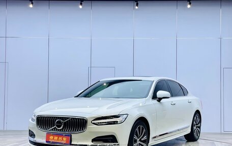 Volvo S90 II рестайлинг, 2021 год, 3 600 000 рублей, 2 фотография