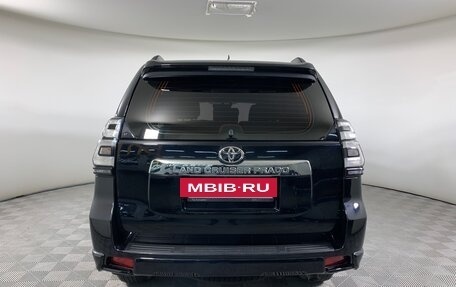 Toyota Land Cruiser Prado 150 рестайлинг 2, 2018 год, 4 655 000 рублей, 6 фотография