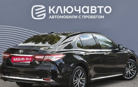 Toyota Camry, 2023 год, 3 990 000 рублей, 2 фотография