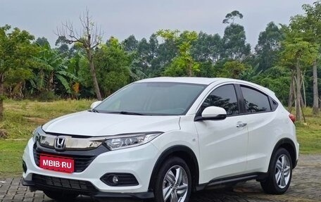 Honda Vezel, 2020 год, 1 500 000 рублей, 1 фотография