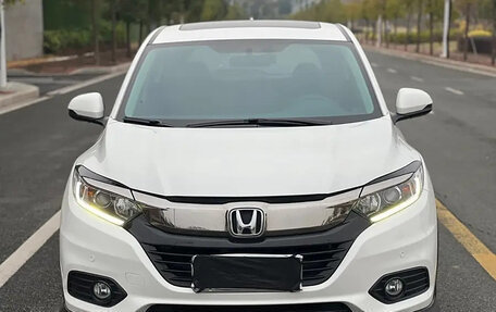 Honda Vezel, 2021 год, 1 600 000 рублей, 2 фотография