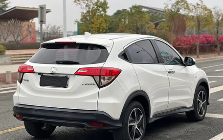 Honda Vezel, 2021 год, 1 600 000 рублей, 13 фотография