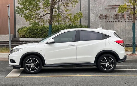 Honda Vezel, 2021 год, 1 600 000 рублей, 10 фотография