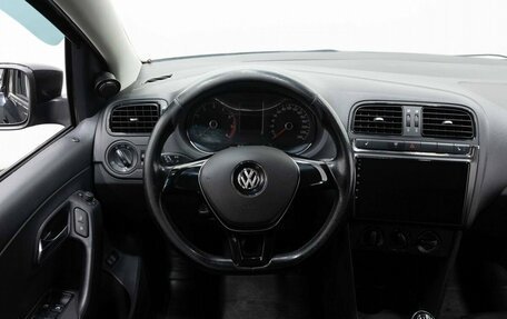 Volkswagen Polo VI (EU Market), 2015 год, 850 000 рублей, 14 фотография