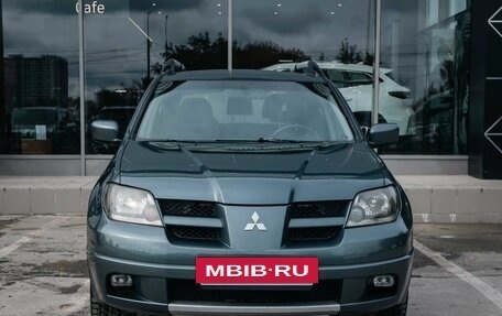 Mitsubishi Outlander III рестайлинг 3, 2004 год, 893 000 рублей, 8 фотография