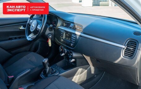 KIA Rio IV, 2017 год, 1 388 000 рублей, 6 фотография