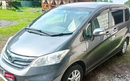 Honda Freed I, 2012 год, 1 300 000 рублей, 3 фотография