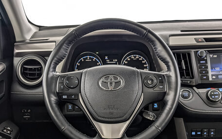 Toyota RAV4, 2019 год, 2 995 000 рублей, 22 фотография