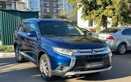 Mitsubishi Outlander III рестайлинг 3, 2015 год, 1 645 000 рублей, 7 фотография