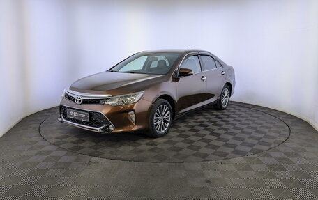 Toyota Camry, 2018 год, 2 750 000 рублей, 1 фотография