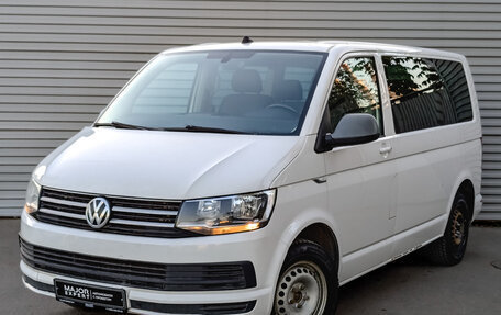 Volkswagen Caravelle T6 рестайлинг, 2019 год, 2 895 000 рублей, 1 фотография