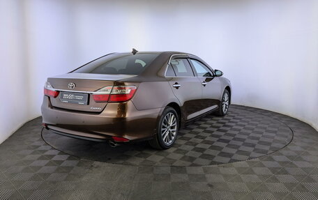 Toyota Camry, 2018 год, 2 750 000 рублей, 5 фотография