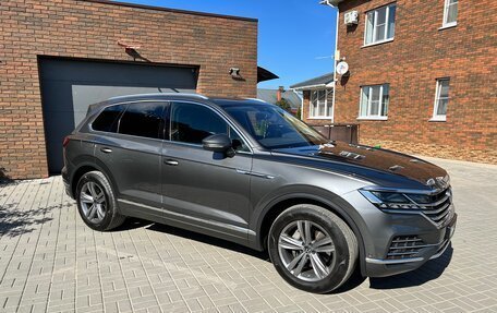 Volkswagen Touareg III, 2019 год, 5 950 000 рублей, 3 фотография