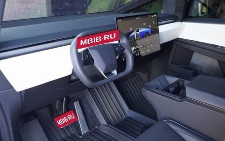 Tesla Cybertruck, 2024 год, 24 000 000 рублей, 14 фотография