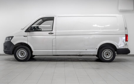 Volkswagen Transporter T6 рестайлинг, 2019 год, 1 570 000 рублей, 8 фотография