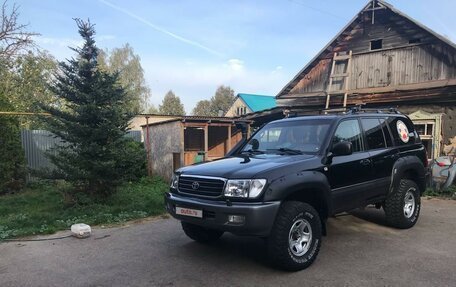 Toyota Land Cruiser 100 рестайлинг 2, 2001 год, 2 180 000 рублей, 2 фотография