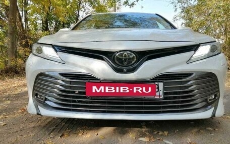 Toyota Camry, 2018 год, 2 750 000 рублей, 2 фотография