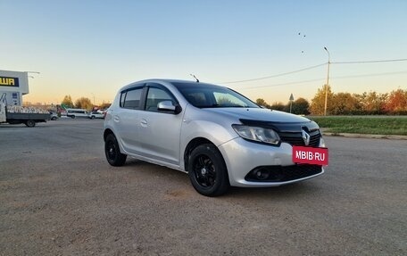 Renault Sandero II рестайлинг, 2017 год, 890 000 рублей, 2 фотография